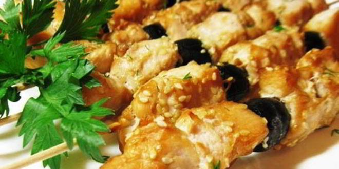 Рецепт куриного шашлыка в соевом маринаде с маслинами