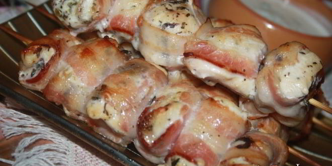 Рецепт куриных шашлыков в беконе