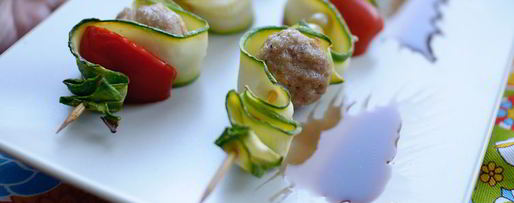 Шаг 5: шашлычков из фрикаделек с виноградом и помидорами