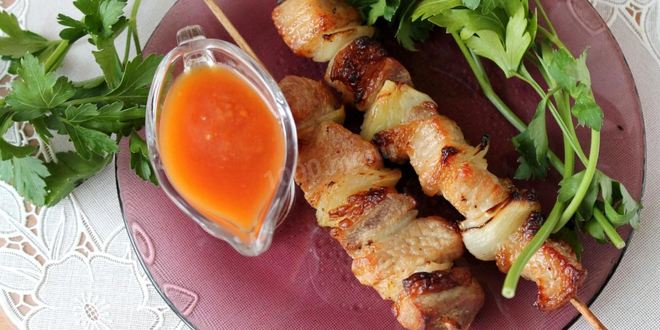 Рецепт шашлыка из свинины с маринадом из лука и кефира