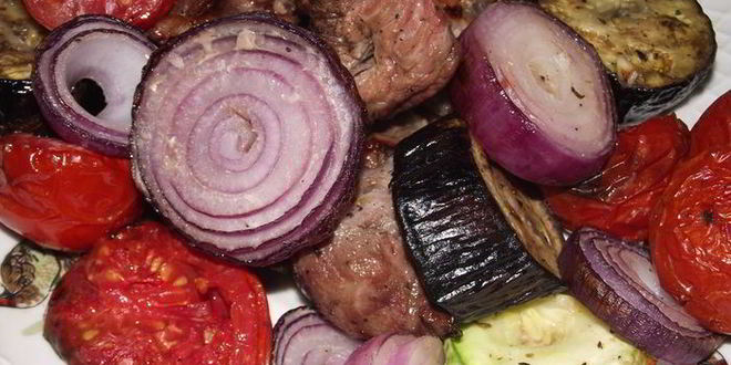 Рецепт шашлыка из свинины с овощами в луковом маринаде