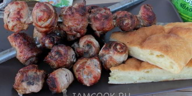 Рецепт шашлыка из свинины в виде рулетиков