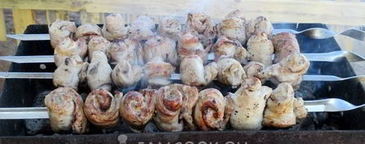 Шаг 8: шашлыка из свинины в виде рулетиков