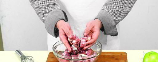 Шаг 2: шашлыка из свиной лопатки с яблоками