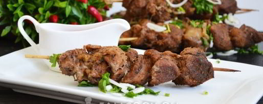 Шаг 16: шашлыка в духовке в банке на шпажках