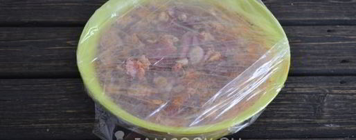 Шаг 9: шашлыка в духовке в банке на шпажках