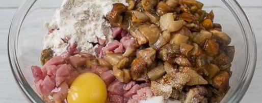 Шаг 1: рубленых шницелей из свинины с грибами