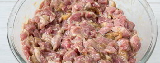 Шаг 2: рубленых шницелей из свинины с грибами