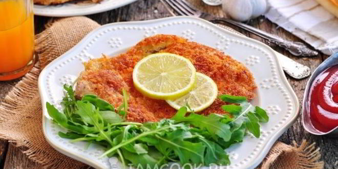 Рецепт шницеля из свиной корейки на кости