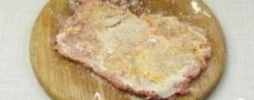 Шаг 5: шницеля в сухарях