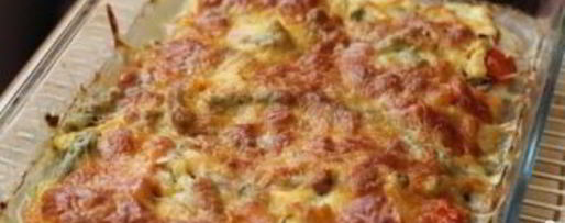 Шаг 6: куриного стейка под овощами и сыром