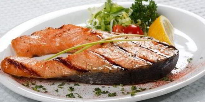 Рецепт стейка из форели на углях