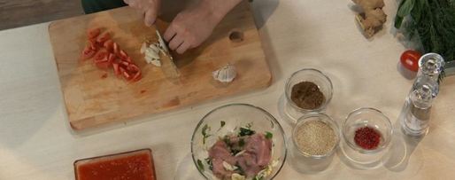 Шаг 2: стейка из индейки с чечевицей и томатным соусом