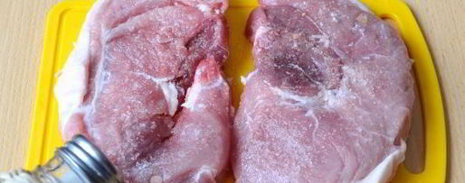 Шаг 3: стейка из свинины в мультиварке