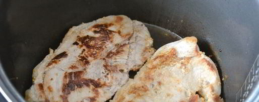 Шаг 7: стейка из свинины в мультиварке