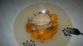 Рецепт Стейка из свиной корейки с карманом начиненный оливками и чесноком и тушеная тыква с луком