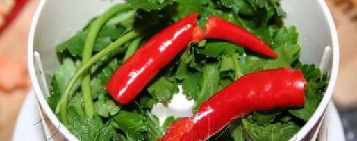 Шаг 7: стейка из тунца с острым зеленым соусом