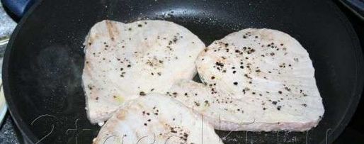 Шаг 13: стейка из тунца с острым зеленым соусом