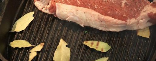 Шаг 2: стейка рибай с остро-сладким соусом