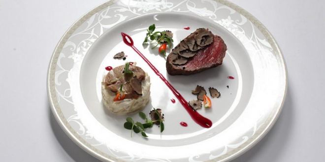 Рецепт стейка с черным трюфелем, фуа-гра и томленым корнем сельдерея