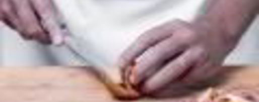 Шаг 1: стейка с соусом и печеным картофелем