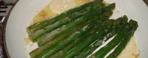 Шаг 2: стейка со спаржей