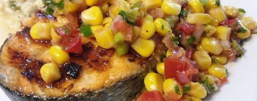 Шаг 3: стейков лосося с сальсой из кукурузы