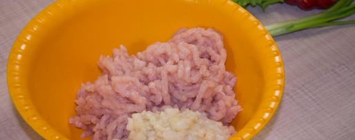 Шаг 1: диетических тефтелей из куриного фарша в духовке с подливкой