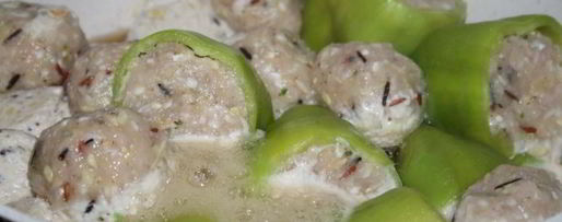 Шаг 3: фаршированных перцев и тефтели со свининой, курицей и кабачком