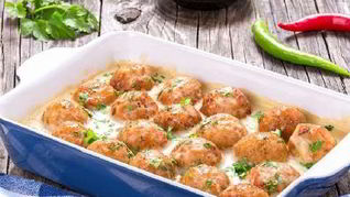 Рецепт Куриных тефтелей с йогуртовым соусом