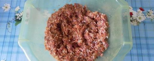 Шаг 12: мясных тефтелей с рисом и овощами в томатном соусе