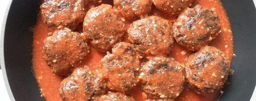 Шаг 21: мясных тефтелей с рисом и овощами в томатном соусе