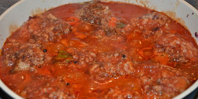 Рецепт мясных тефтелей в томатном соусе