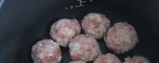 Шаг 3: паровых тефтелей в мультиварке