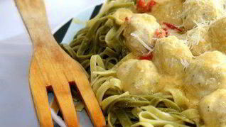 Рецепт Пасты с куриными тефтелями под тыквенным соусом