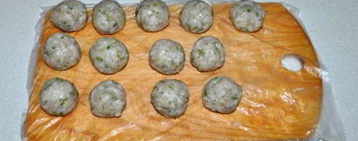 Шаг 2: рыбных тефтелей в томатном соусе