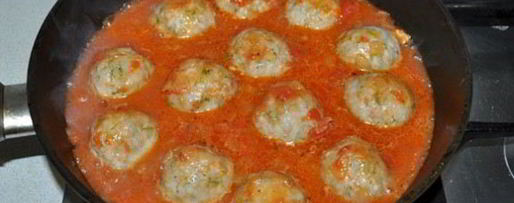 Шаг 4: рыбных тефтелей в томатном соусе