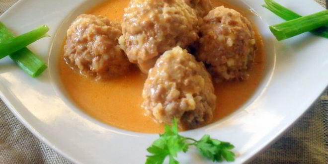 Рецепт тефтелей ежики в сметанно-томатном соусе