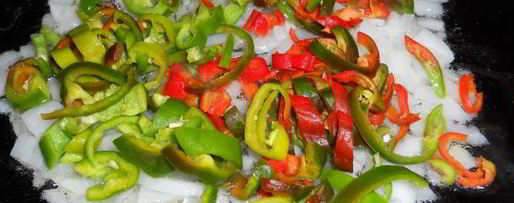 Шаг 2: тефтелей куриных в соусе из томатов и сладкого перца