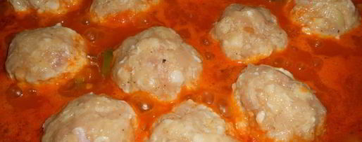 Шаг 4: тефтелей куриных в соусе из томатов и сладкого перца