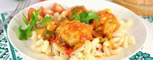 Шаг 6: тефтелей куриных в соусе из томатов и сладкого перца