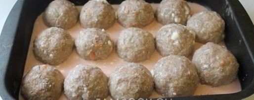 Шаг 9: тефтелей мясных в сметанно-томатном соусе