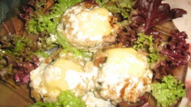 Рецепт Тефтелей со шпинатом под йогуртно-сливочным соусом