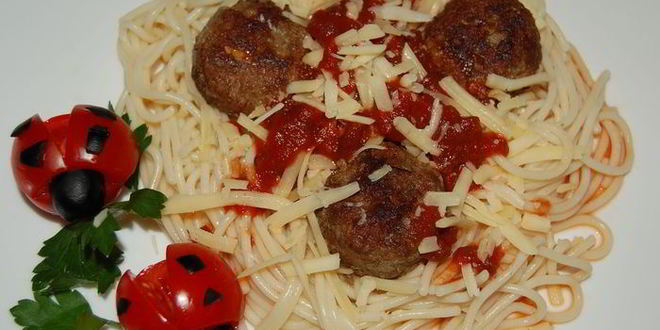 Рецепт тефтелек и спагетти с соусом божья коровка