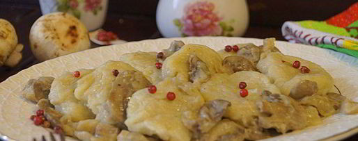 Шаг 9: ленивых картофельных вареников с соусом из шампиньонов