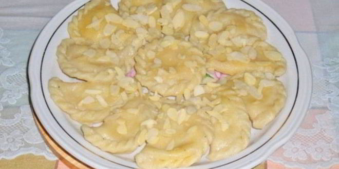 Рецепт постных вареников с начинкой из мака и миндаля с курагой