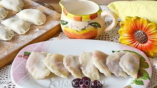 Рецепт Творожных вареников с вишней