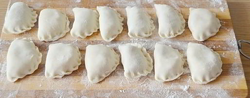 Шаг 9: творожных вареников с вишней