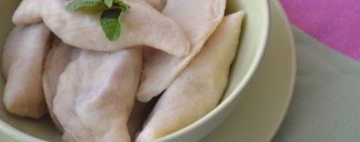 Шаг 11: вареников из цельнозерновой муки с половинками слив