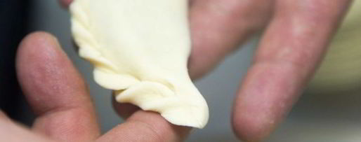 Шаг 12: вареников с кислой капустой и мятым картофелем